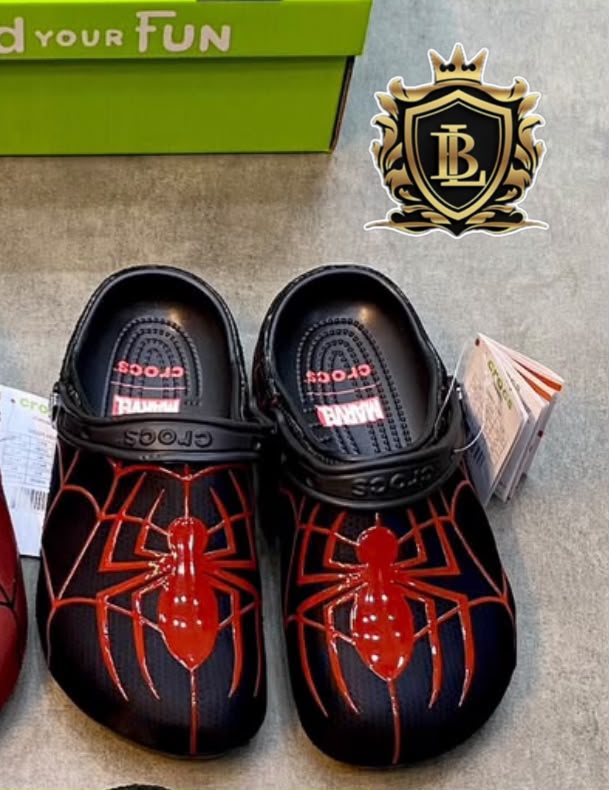 Spider clogs — black & red